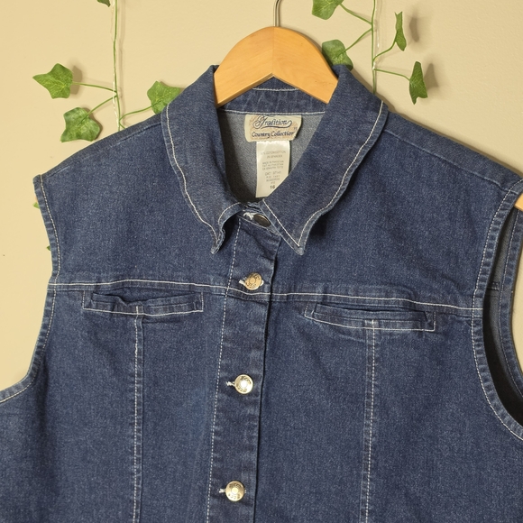 Denim Button-Front Vest with Floral Dress Layering - Picture 4 of 8